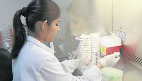 Joffre-Flores-COMERCIO-Clinica-GuayaquilUna_ECMIMA20130128_0048_6