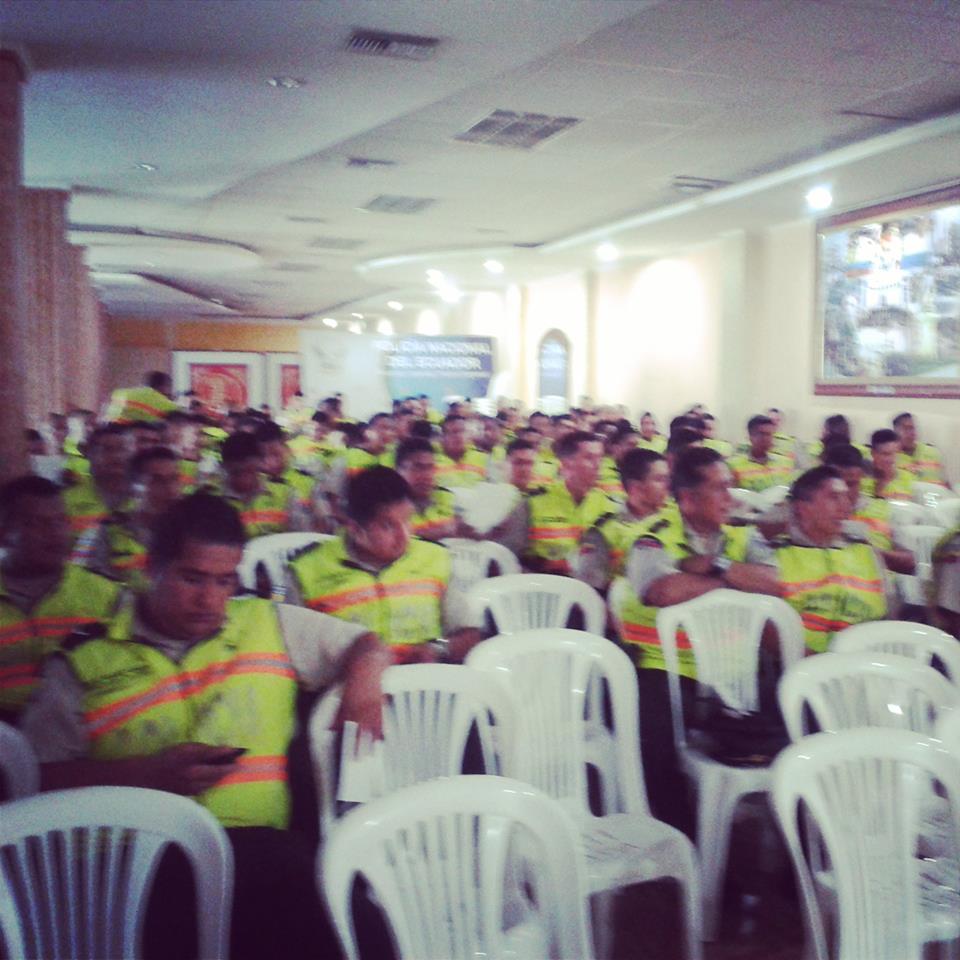 Charlas LGBTI a la policia nacional por Silueta X- Diane Rodriguez (11)