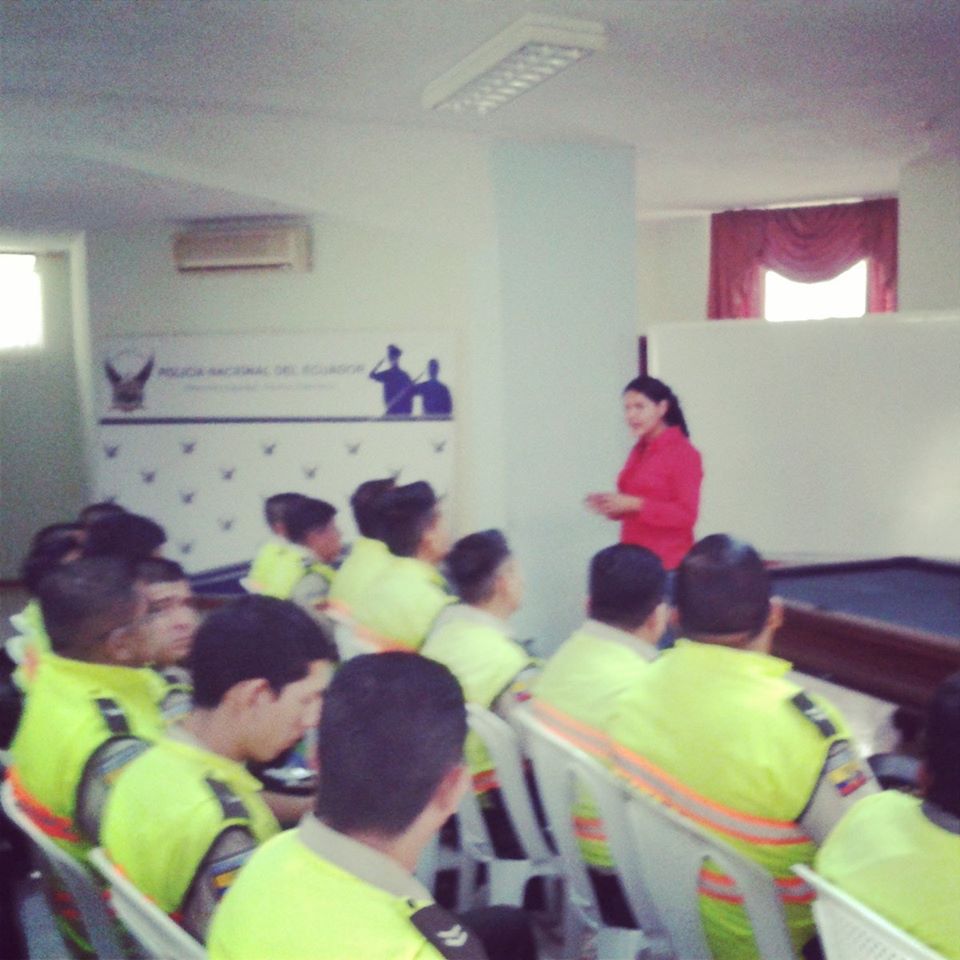 charlas LGBTI a policia nacional de silueta X- Diane Rodriguez (3)