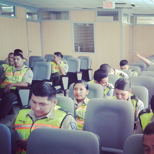 charlas LGBTI a policia nacional por Silueta X - Daine rodriguez (5)
