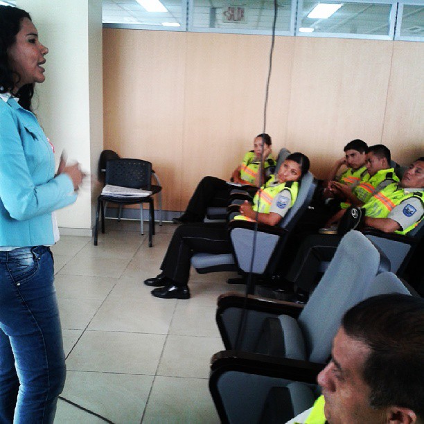 charlas LGBTI a policia nacional por Silueta X - Daine rodriguez (9)