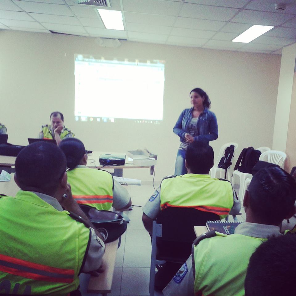 Charlas  #LGTBI a Policía Nacional de silueta x - Diane Rodriguez (12)