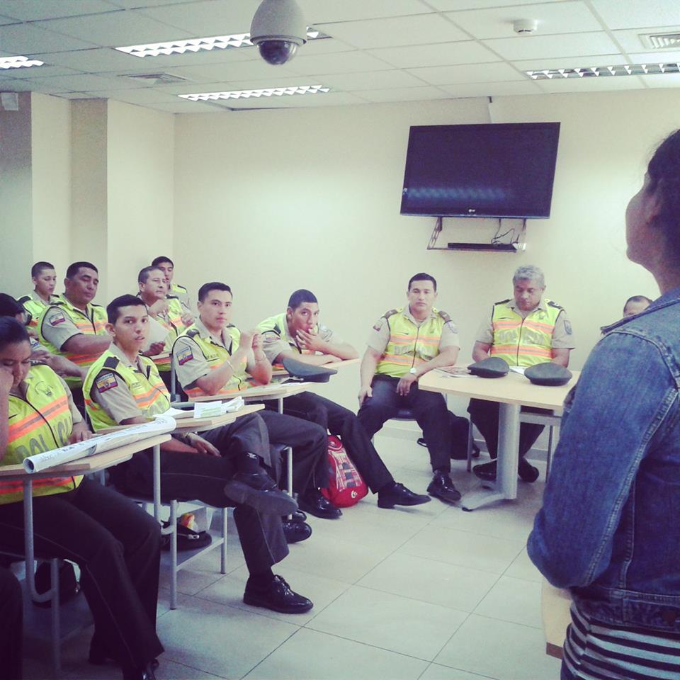 Charlas  #LGTBI a Policía Nacional de silueta x - Diane Rodriguez (9)