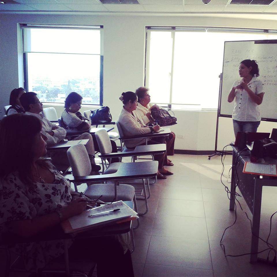 Taller de socialización de veeduria educativa  de Silueta X - Diane Rodriguez (4)