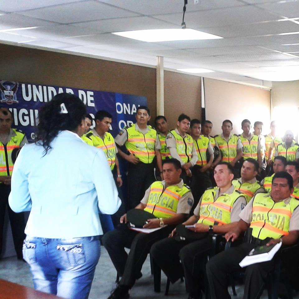 Charlas GLBTI a la policia Nacional - Silueta x- Diane Rodriguez (9)