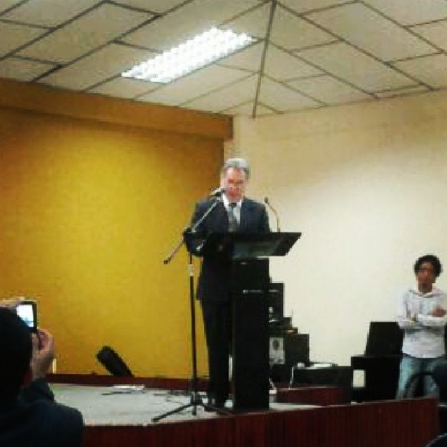 1471127_10153663779355425_1811474571_n