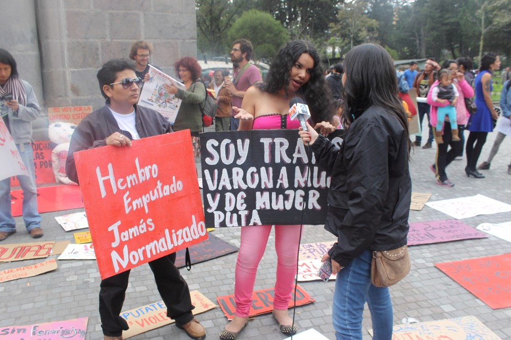Marcha de las Putas 2014 Arco del Ejido Quito - Ecuador - Por un ecuador sin violencia contra la mujer y trans (10 Diane Rodríguez)