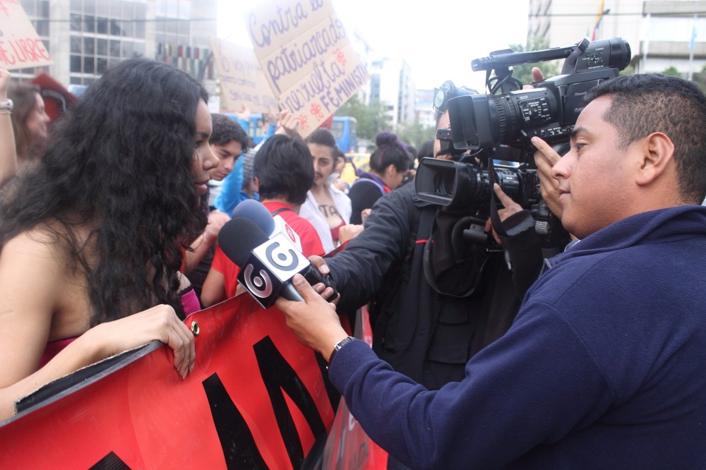 Marcha de las Putas 2014 Arco del Ejido Quito - Ecuador - Por un ecuador sin violencia contra la mujer y trans (14) Diane Rodríguez