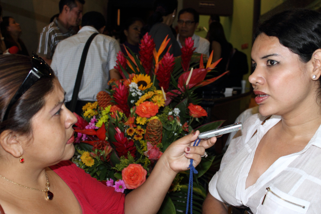 fotos-de-la-agenda-consejo-de-igualdad-asociacion-silueta-x-con-diane-rodriguez-3