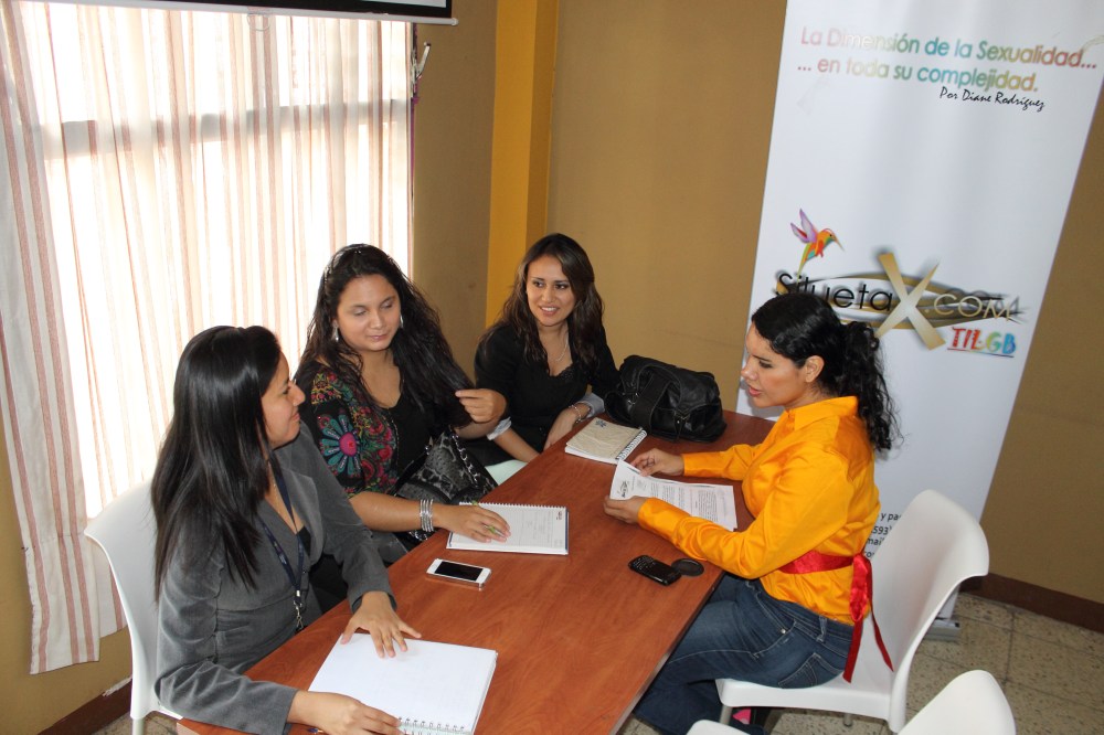 reunion-de-relaciones-laborales-con-diane-rodriguez-en-silueta-x-1