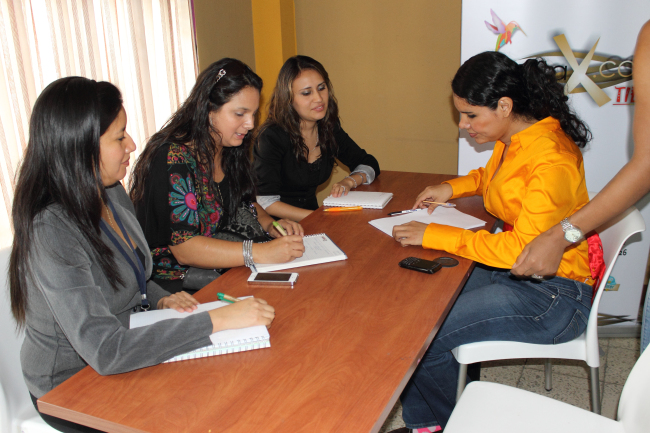 reunion-de-relaciones-laborales-con-diane-rodriguez-en-silueta-x-13