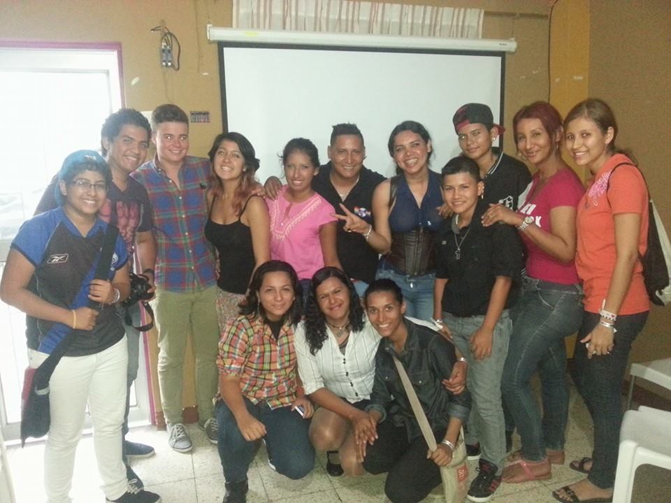 TRANSMASCULINO  DE ESTADOS UNIDOS VISITA A SILUETA X (10)