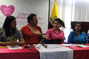 SILUETA X - Lanzamiento Unión de hecho en Guayaquil - Rueda de Prensa - lider GLBTI Diane Rodríguez (4)
