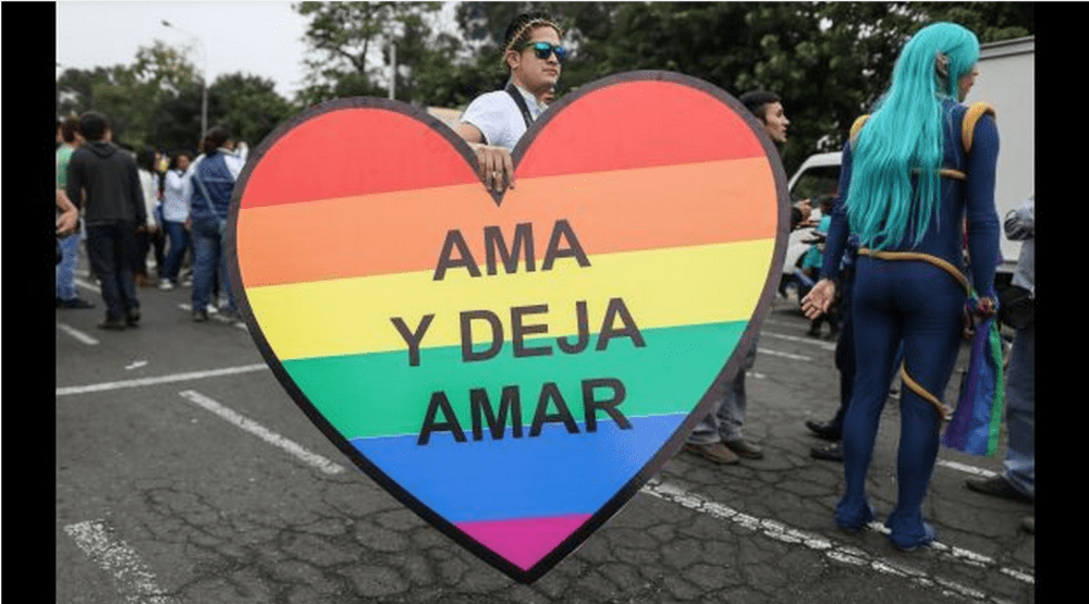 Ecuador Ordenan a canal de TV disculparse con colectivo LGBTI