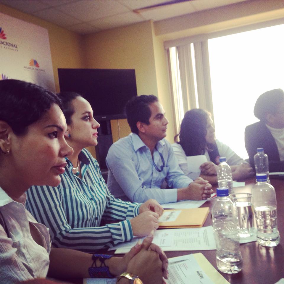 GLBTI se reunen con Presidenta de la Asamblea para presentar propuestas 1