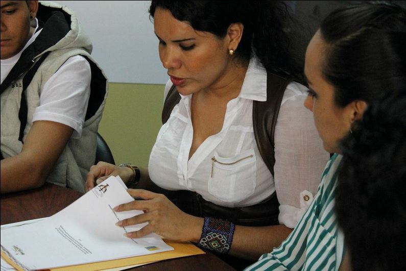 GLBTI se reunen con Presidenta de la Asamblea para presentar propuestas 10