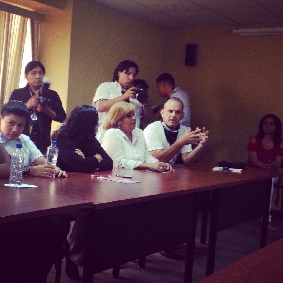 GLBTI se reunen con Presidenta de la Asamblea para presentar propuestas 4