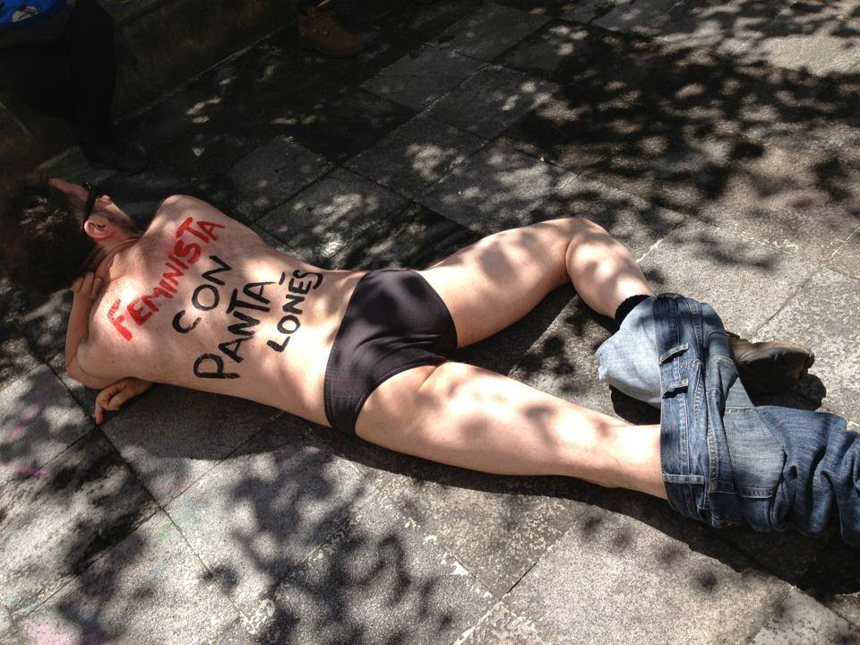 Feminista con pantalones