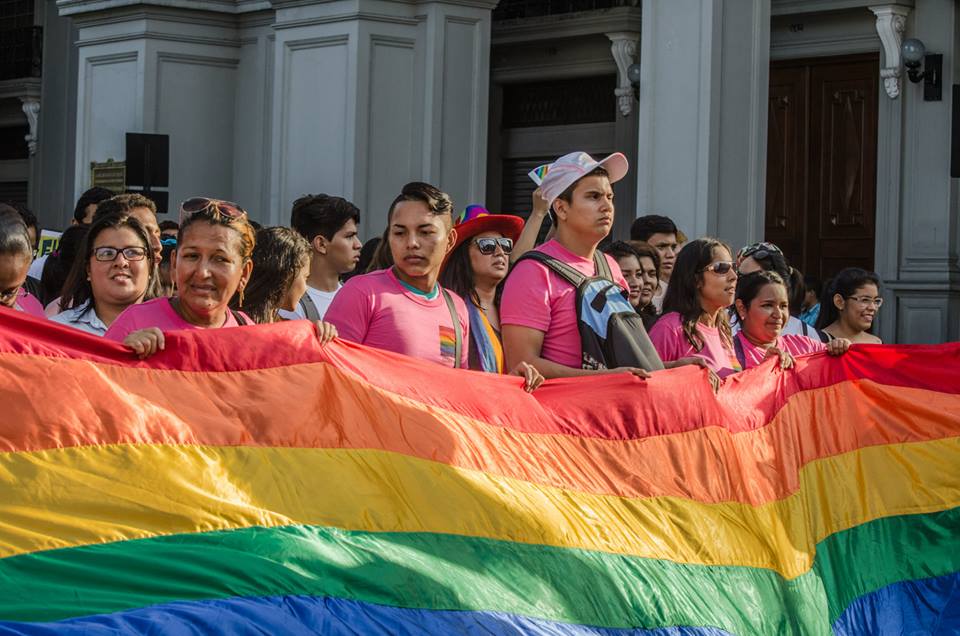 Orgullo LGBT Gay Ecuador Guayaquil 2015 - Asociación Silueta X (50)