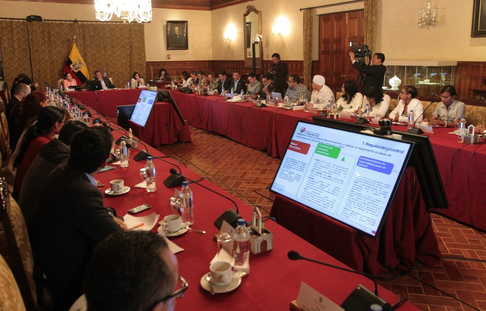 5ta Reunión entre Poblaciones LGBT y el Presidente del Ecuador Rafael Correa - Acuerdos (5)