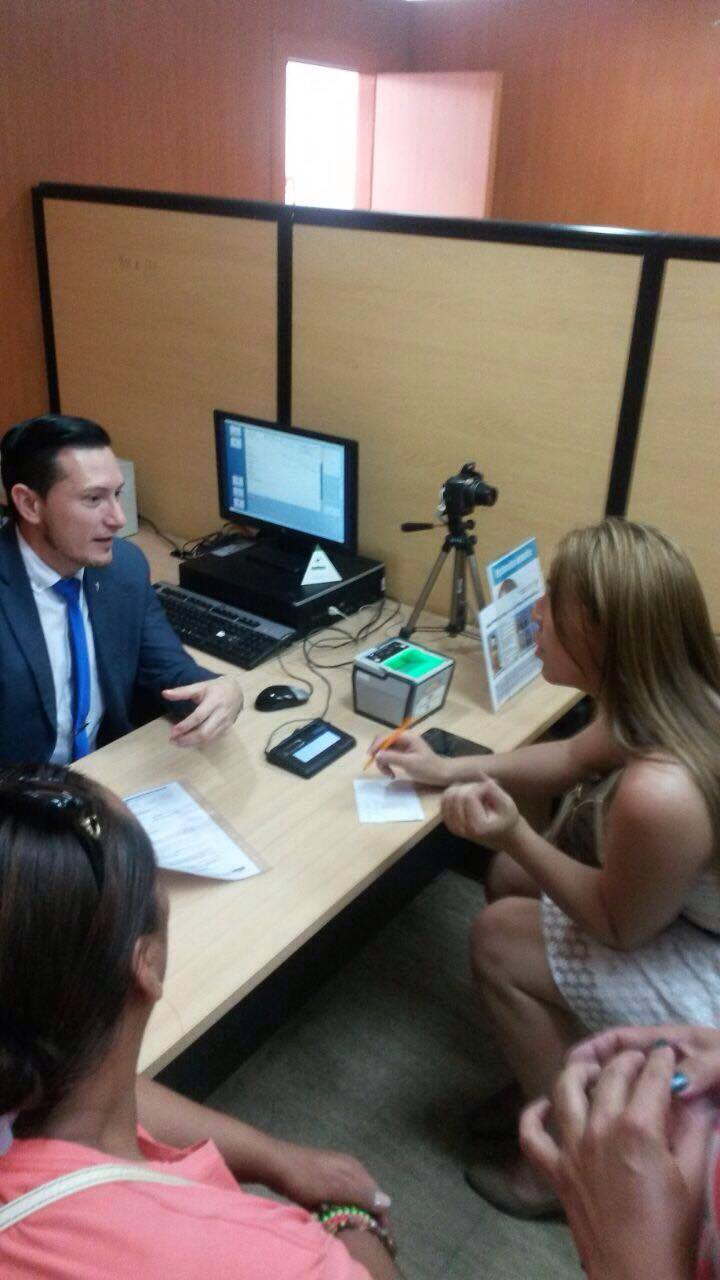 Transexuales logran la sustitución de sexo por genero en la cedula en Ecuador (8)