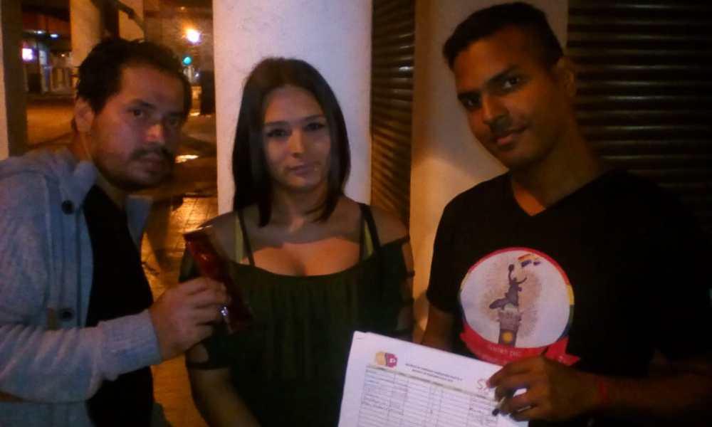 entrega de condones 7.jpg