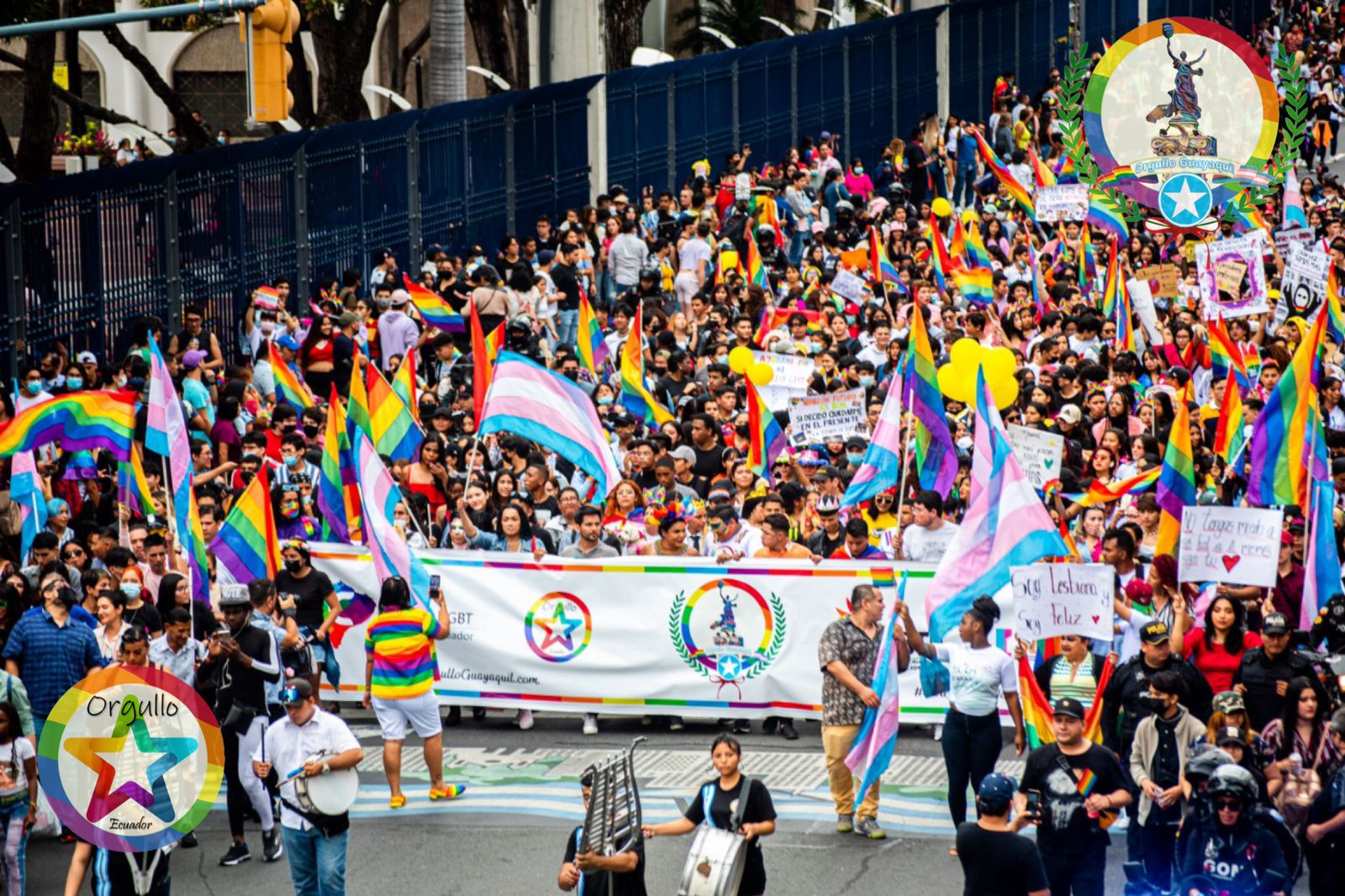 Marcha del Orgullo Guayaquil LGBT 2022 recorriendo el centro de Guayaquil