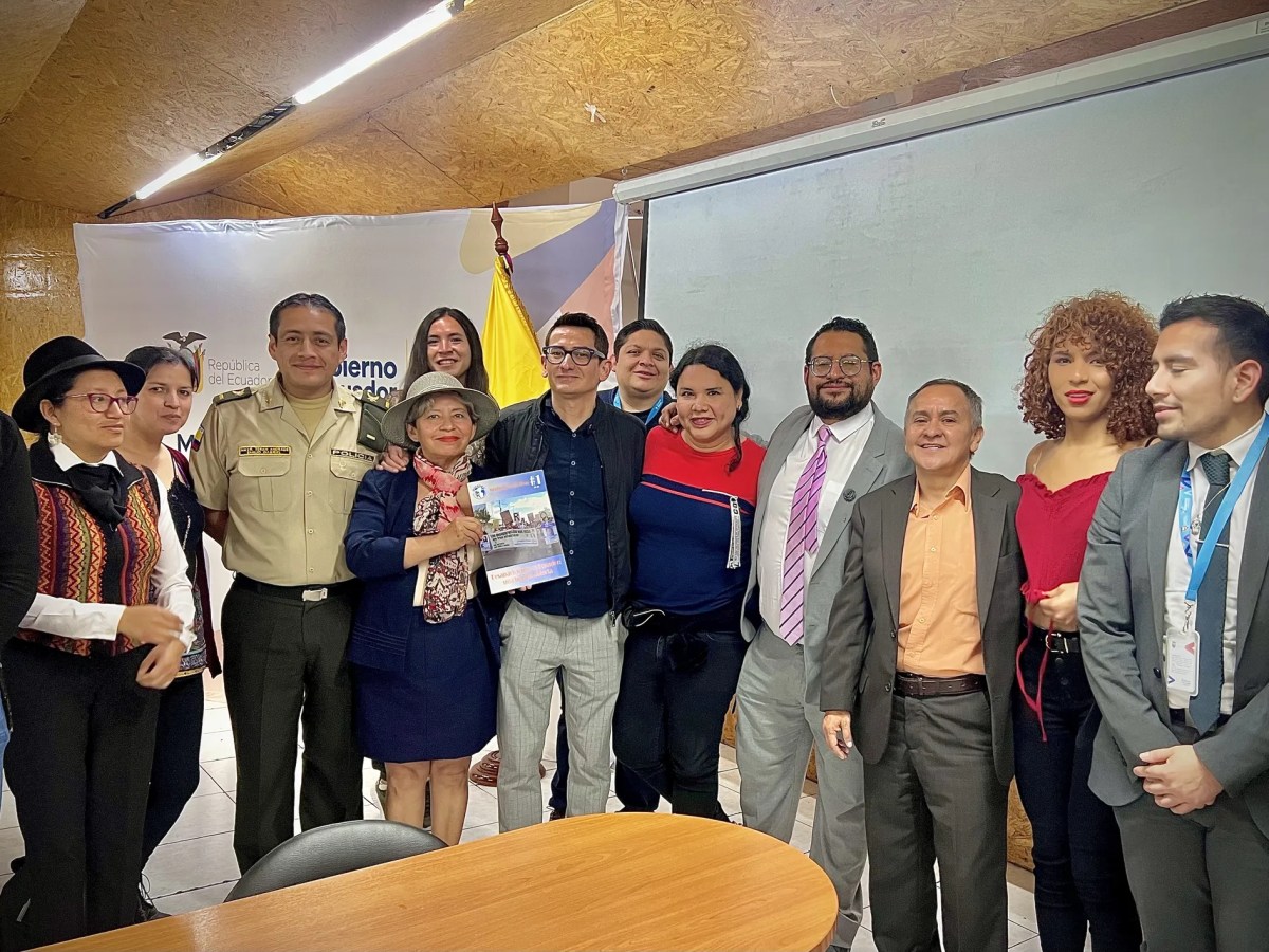 Corte Constitucional mantiene restricción a la adopción conjunta por parejas del mismo sexo; Silueta X evalúa vías nacionales e internacionales